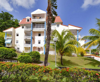 Le réducteur de toilettes en location, livré dans votre villa de location  Martinique